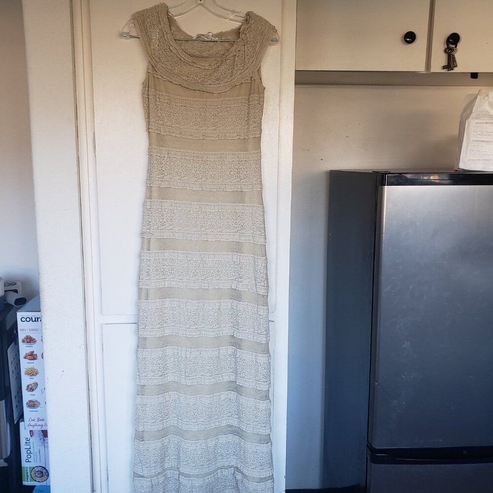 MaxStudio Cream Long Dress Size Small